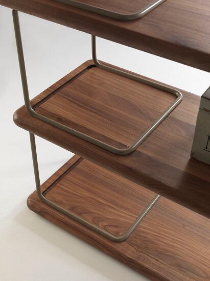 金属书架的极简美学 打造既实用又好看的家居亮点